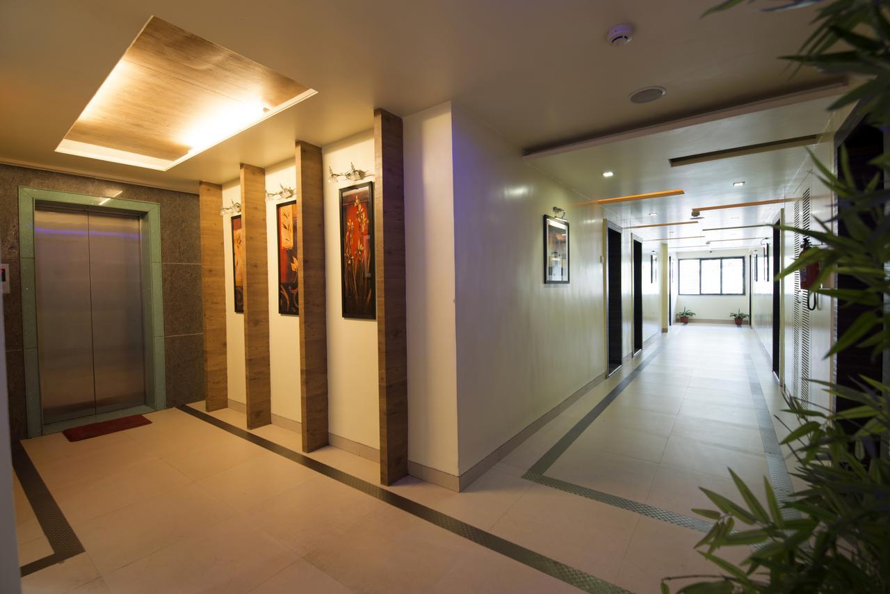 Hotel Suresh Inn Pune Exterior foto